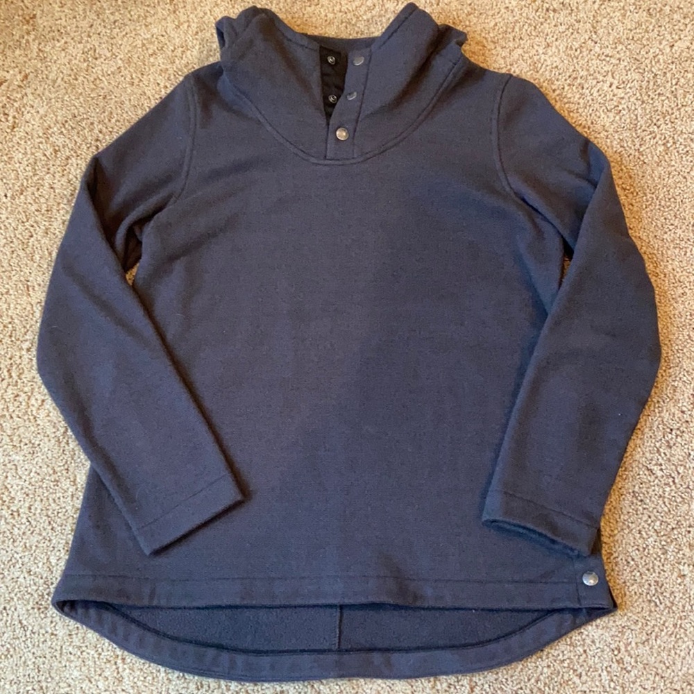 Women’s North Face Sweatshirt